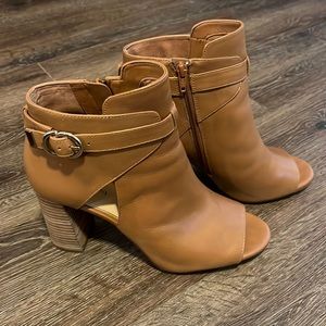 NWT Gianni Bini Tan Leather Open Toe Bootie